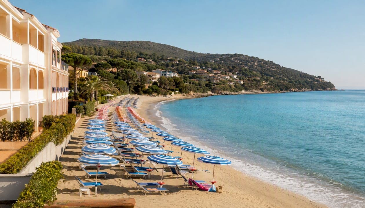 Guida a Procchio, Isola d'Elba: spiaggia, traghetti e consigli pratici