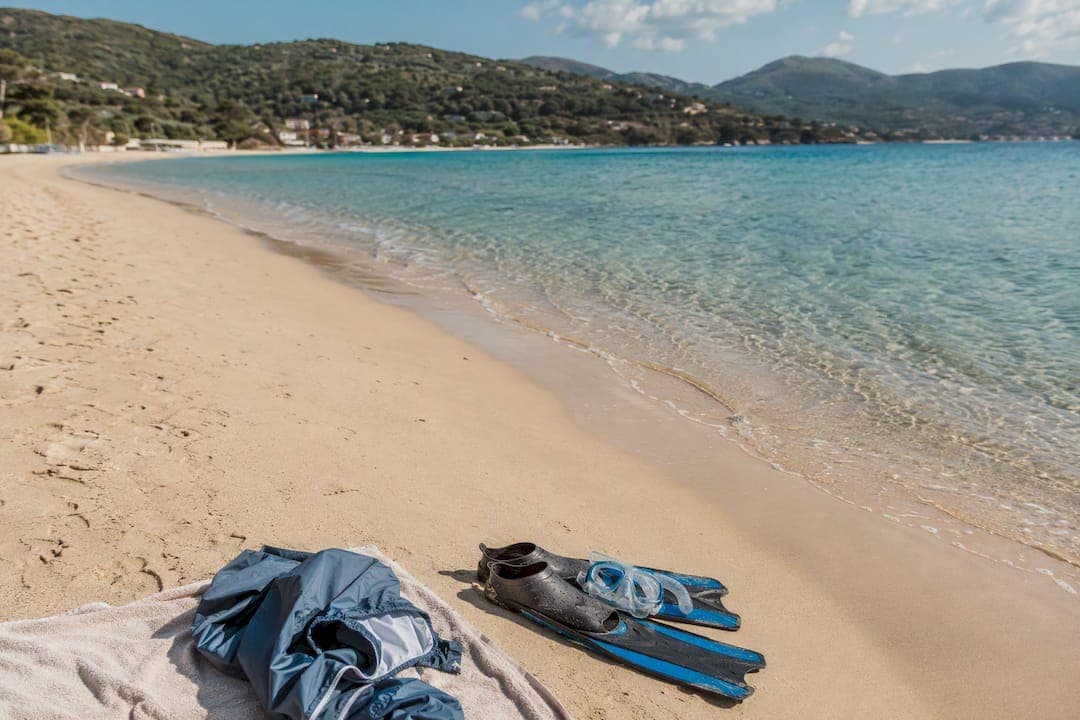 Elba in primavera: clima, spiagge e vantaggi di viaggiare in bassa stagione