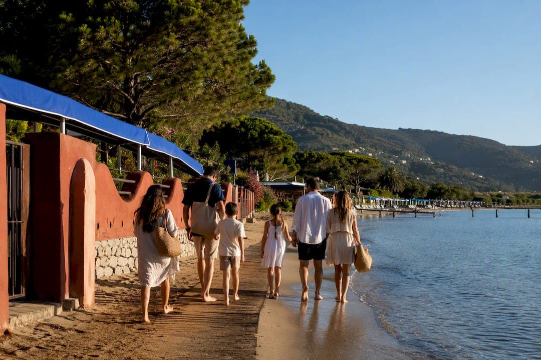 Arriva entro le 9: spiagge Elba in estate per famiglie e coppie USA